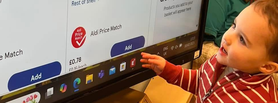 child orders food online